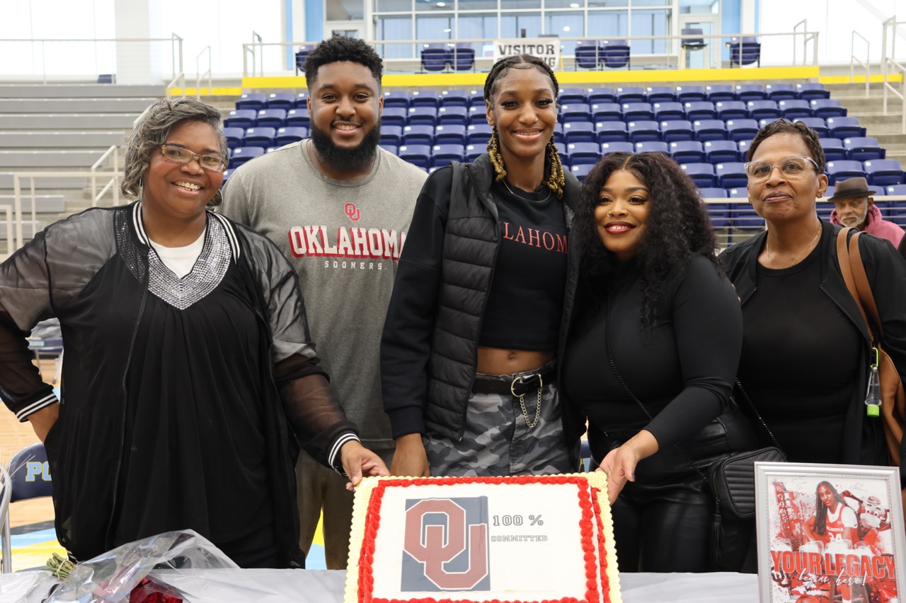 caya smith signing day