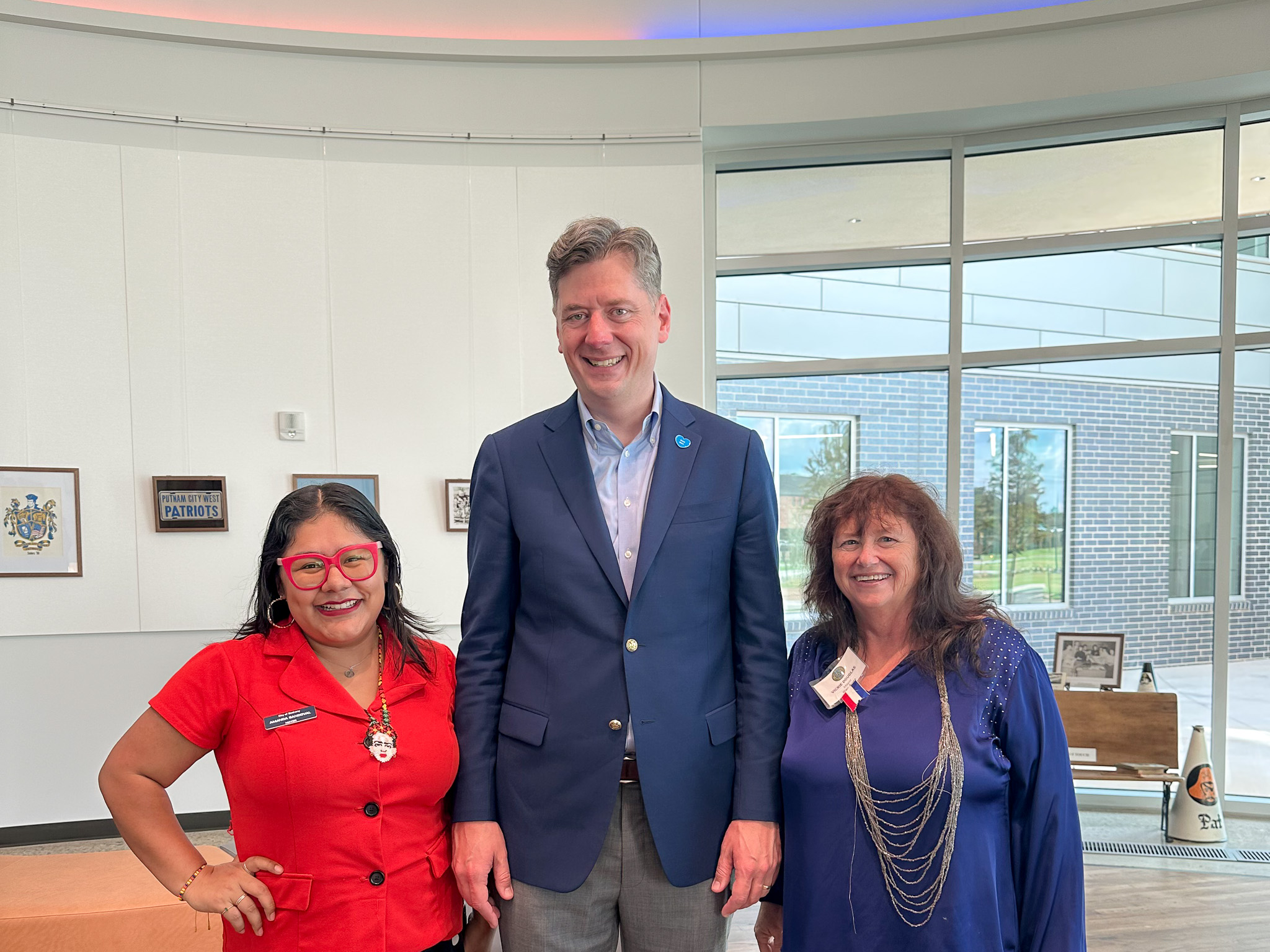 Mayor holt, mayor amanda, mayor vickie