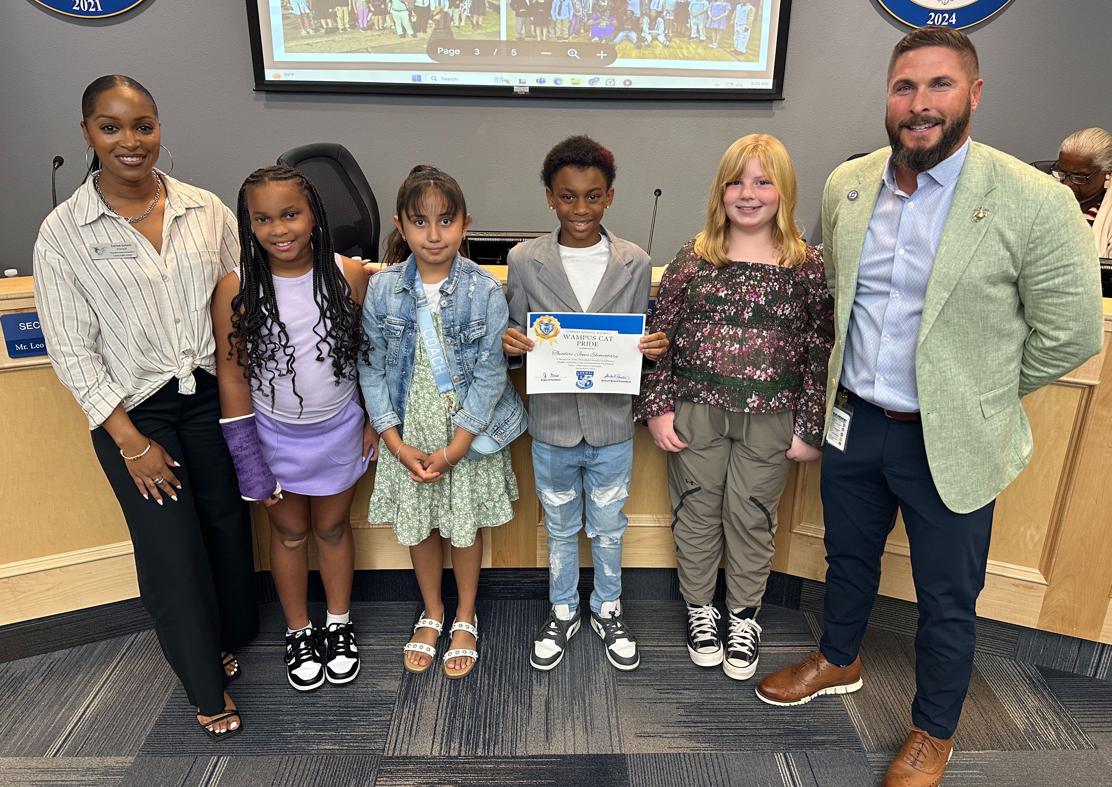 Principal Echols and students picture