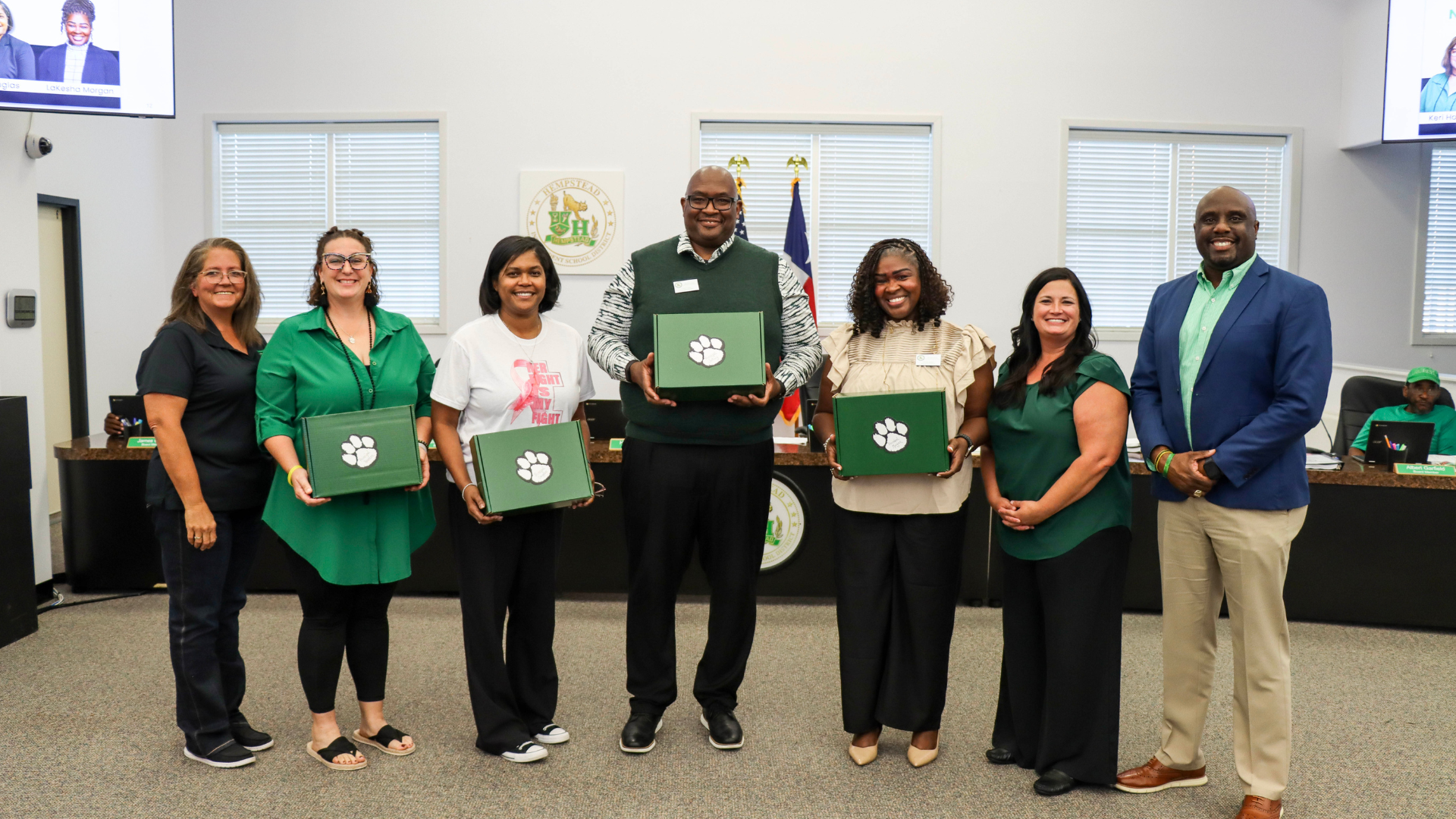 Sandra Alvarez Named 2025 Emergent Bilingual Paraprofessional of the Year 