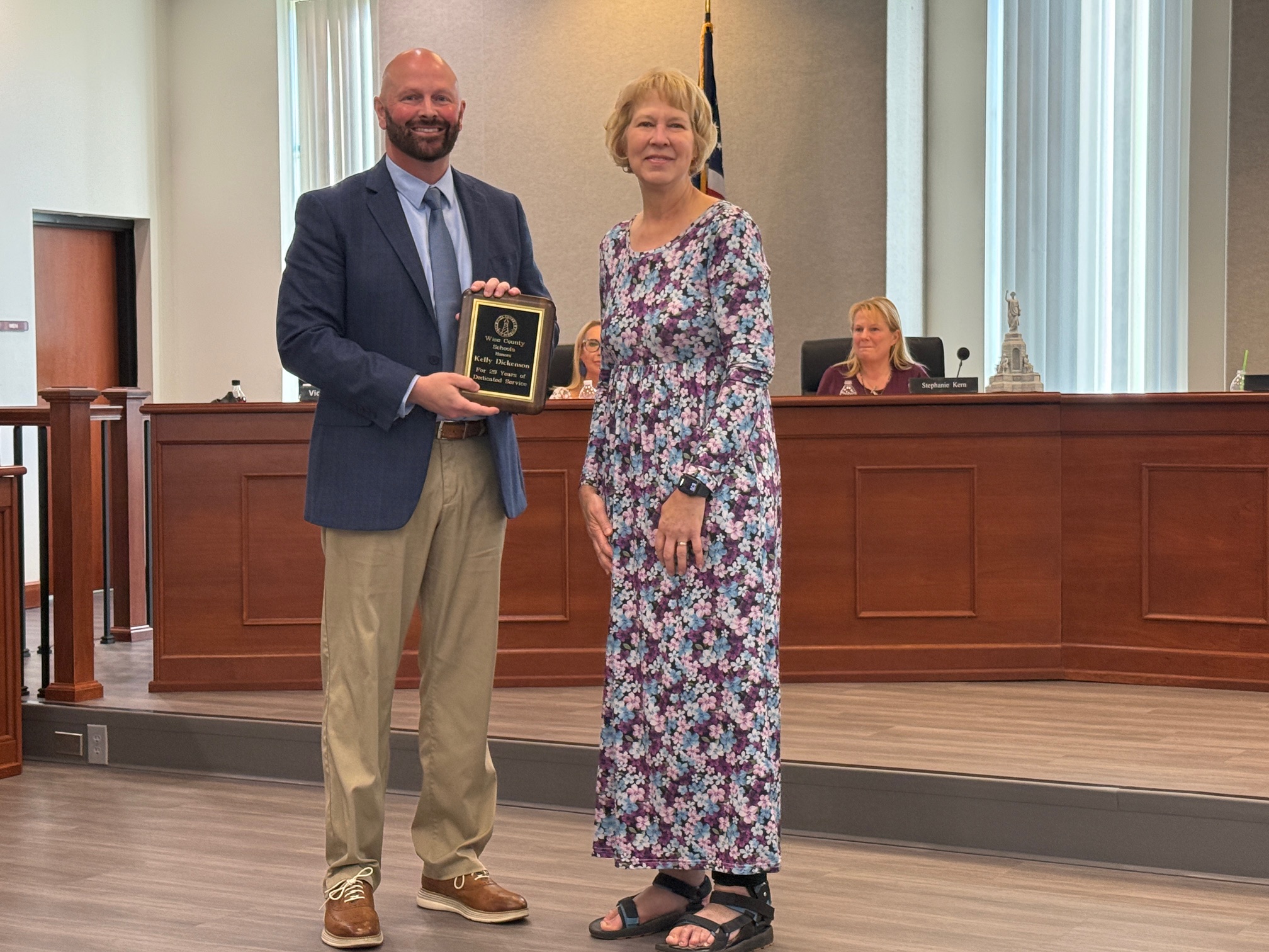 Dr. Mike Goforth presents a retirement plaque to Mrs. Kelly Dickenson | 29 Years of Service