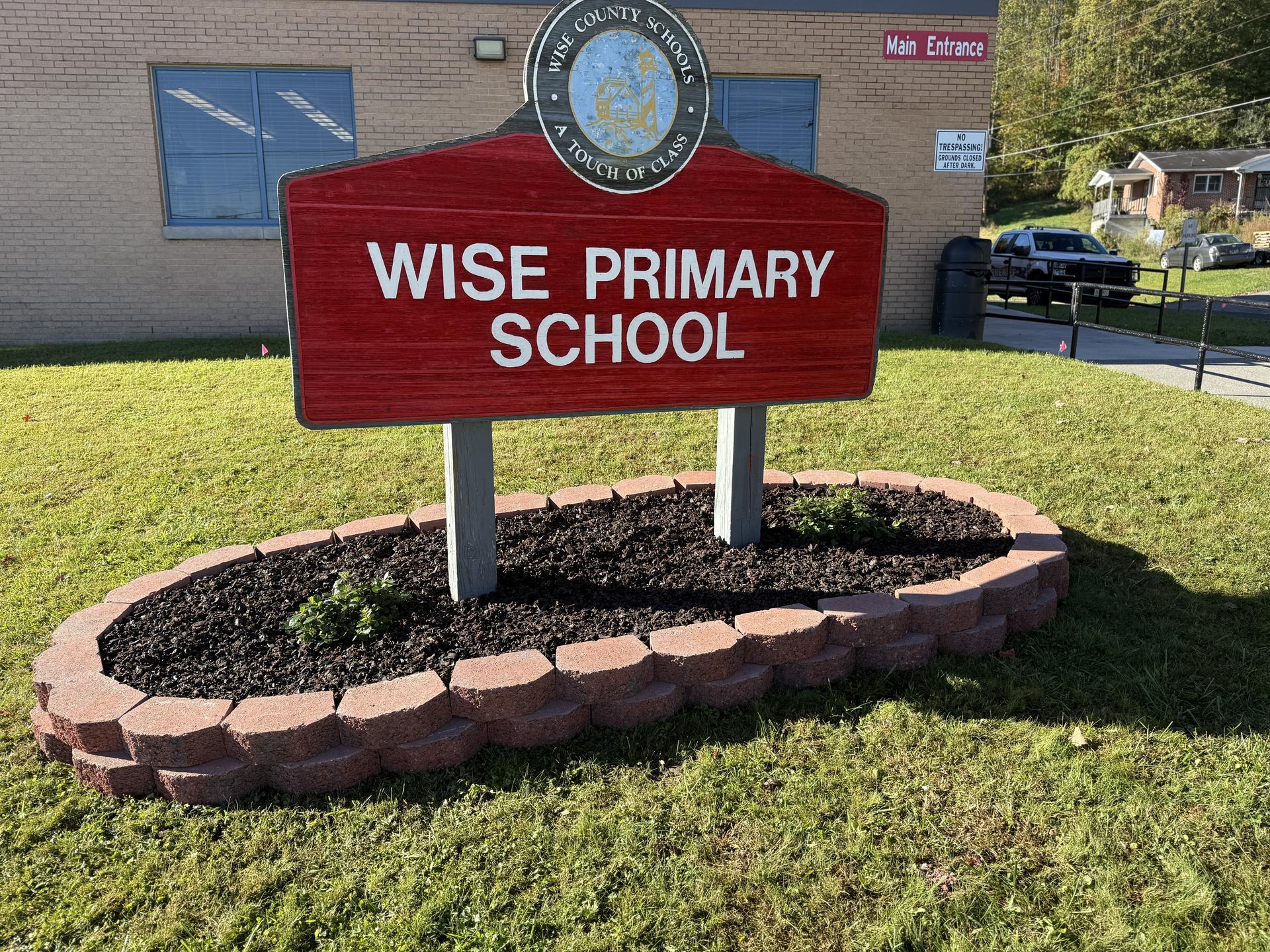 Lowe's painted sign at Wise Primary School