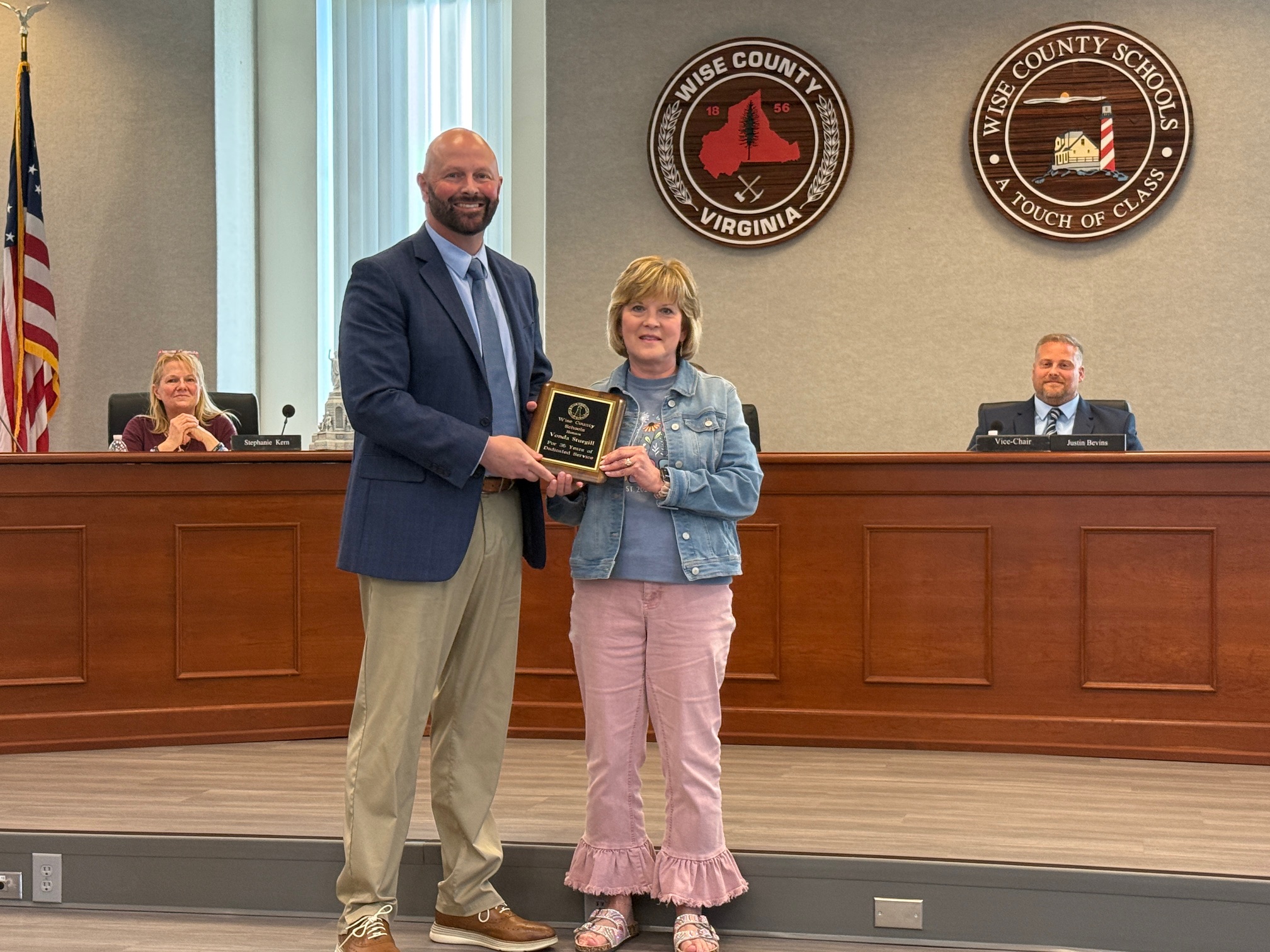 Dr. Mike Goforth presents a retirement plaque to Mrs. Vonda Sturgill | 35 Years of Service