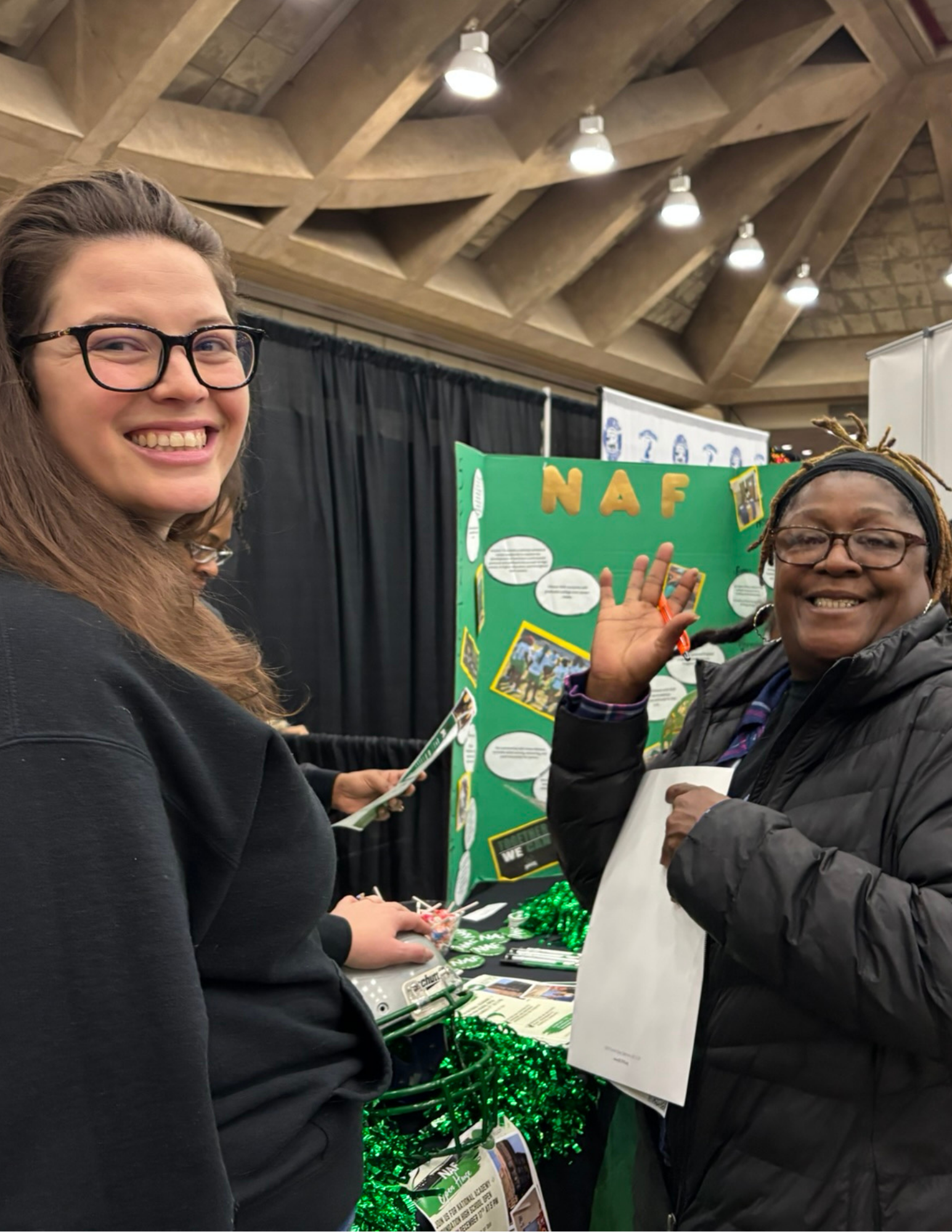 Exhibición de invierno - estudiantes actuando con instrumentos de flauta dulce