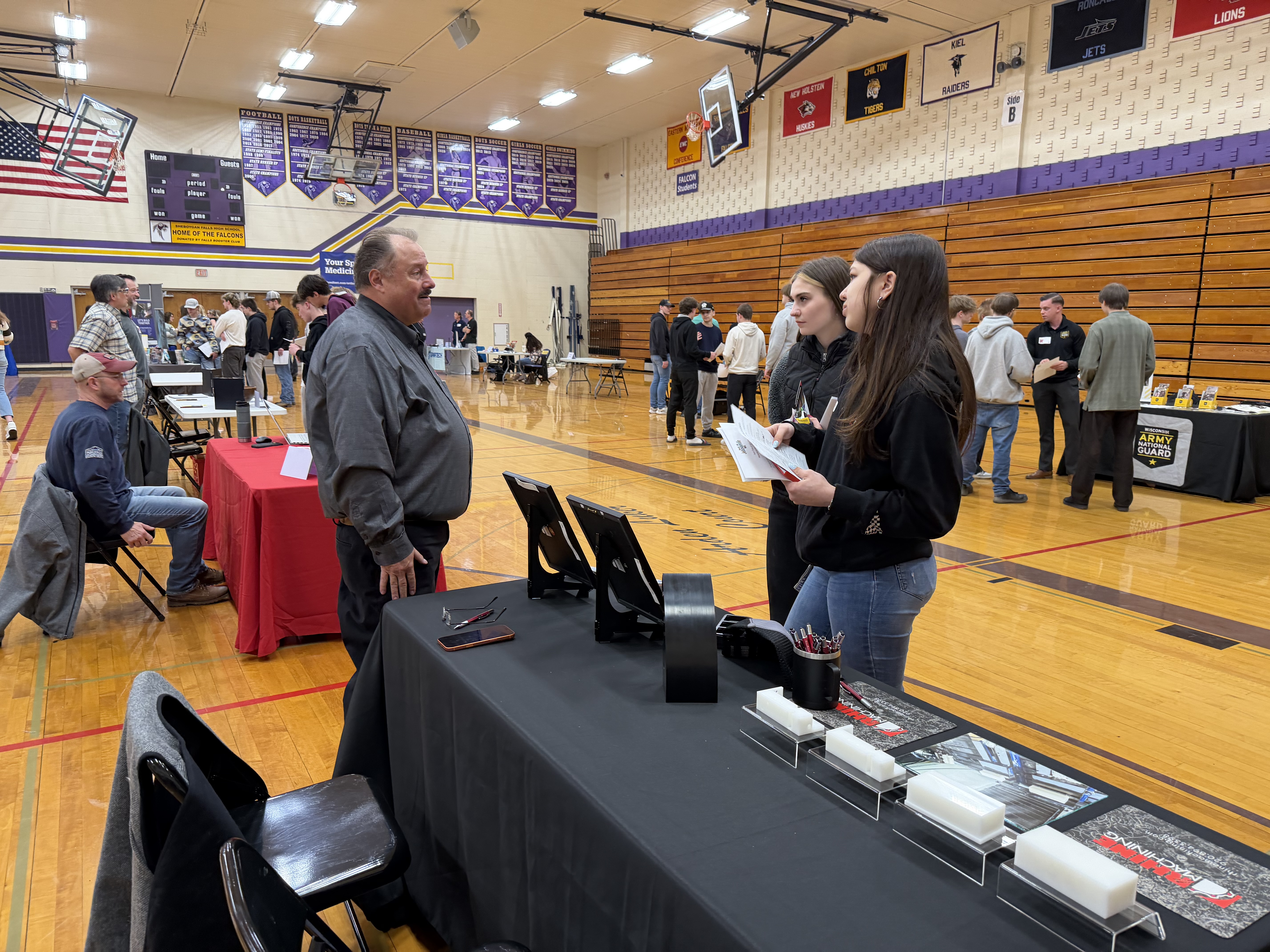 SFHS students at the job fair