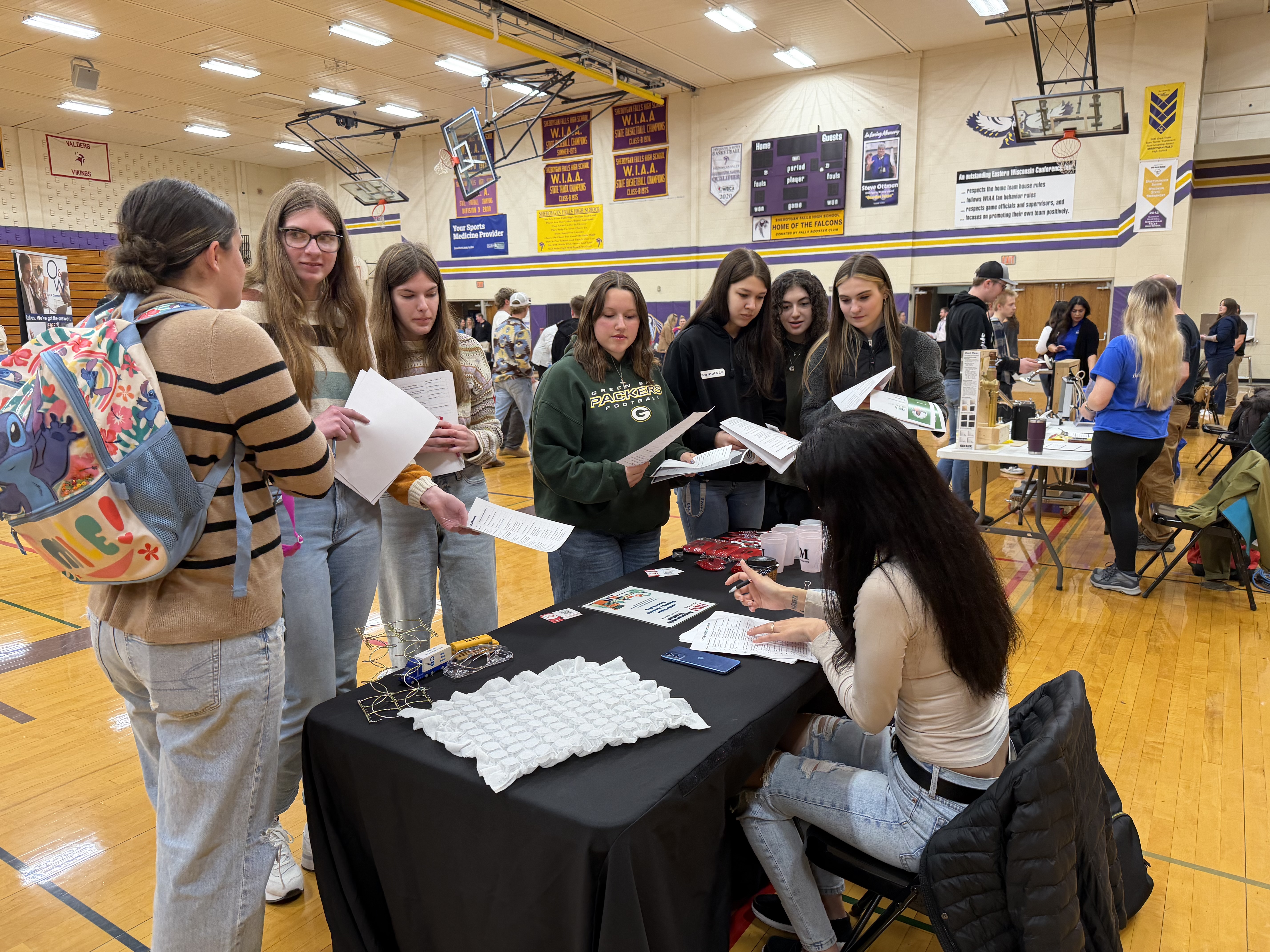 SFHS students at the job fair