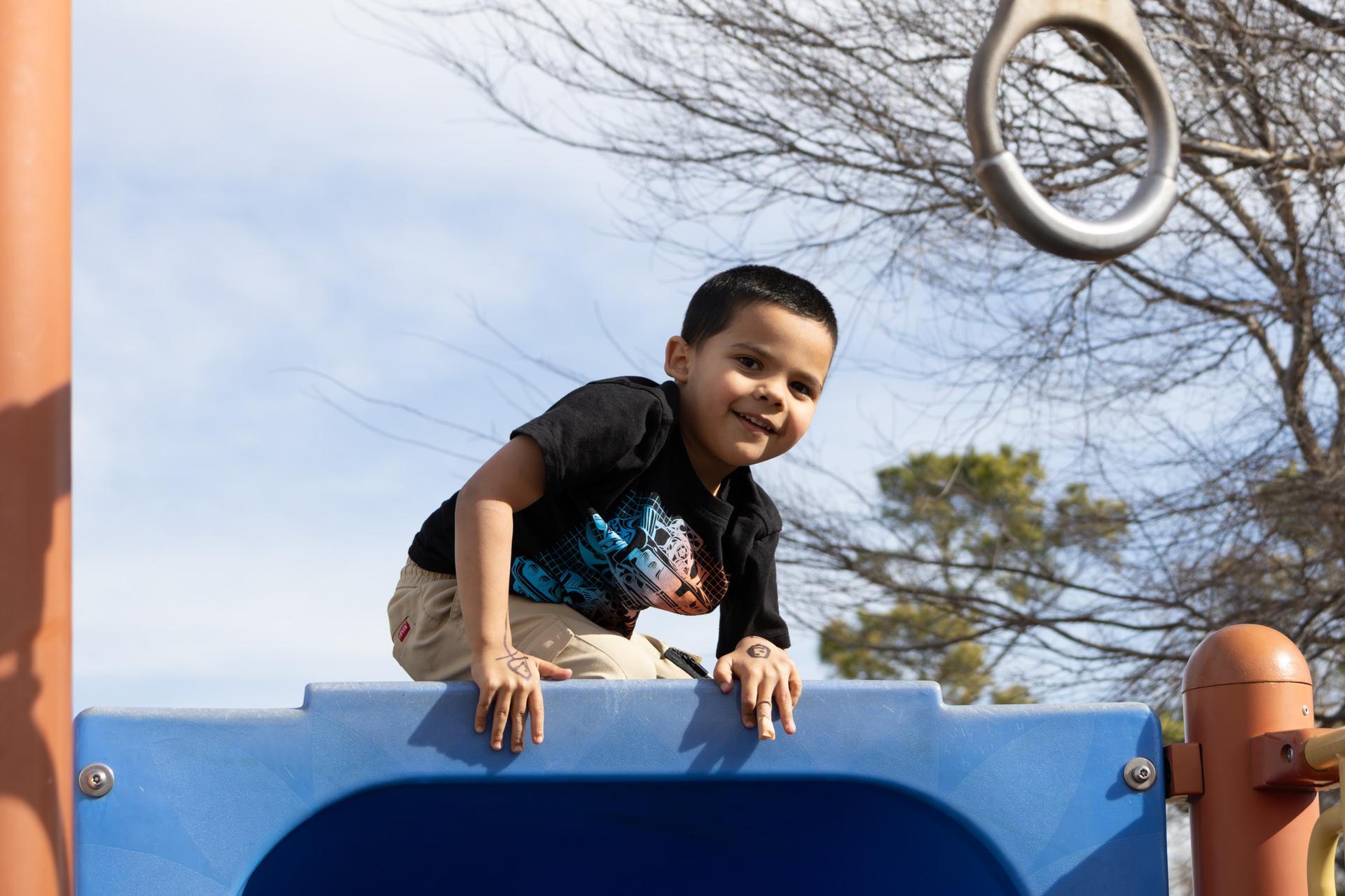 1 lake park child on playground