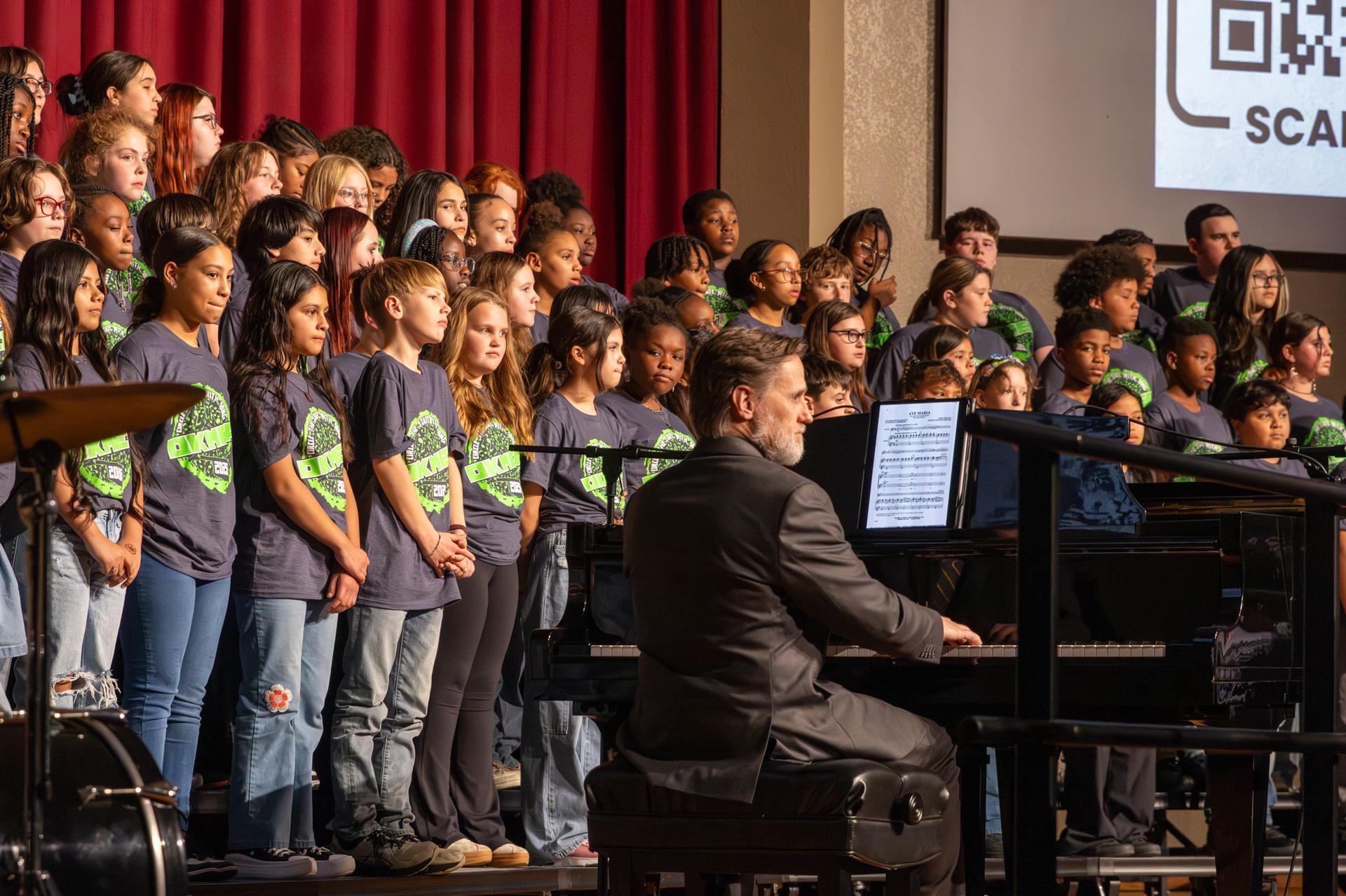 piano player with choir
