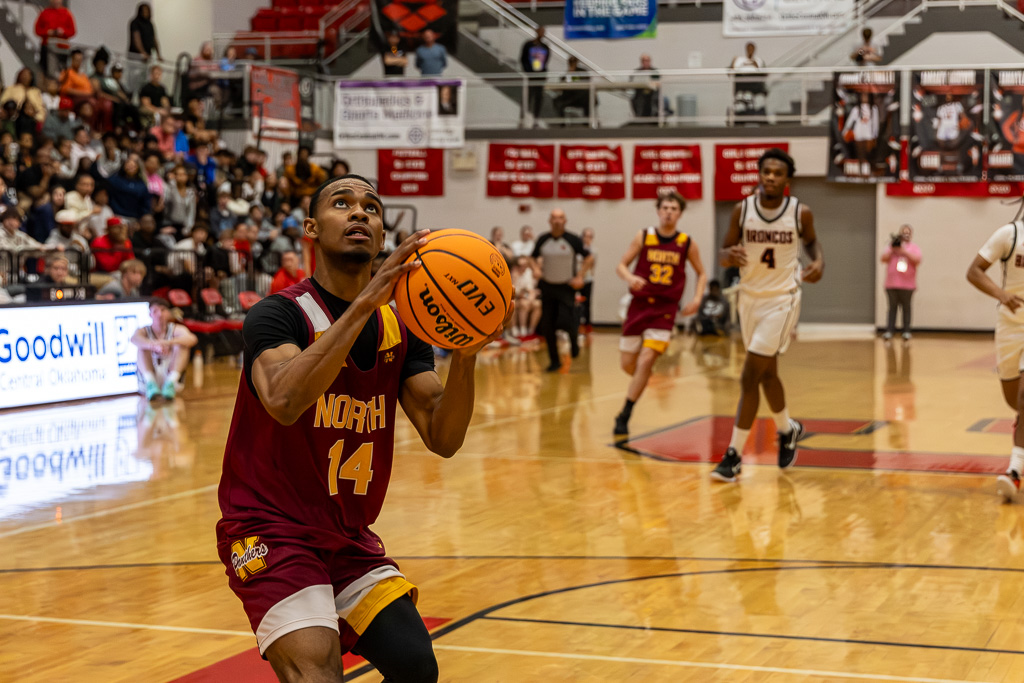 PCN player 14 setting up to make a shot