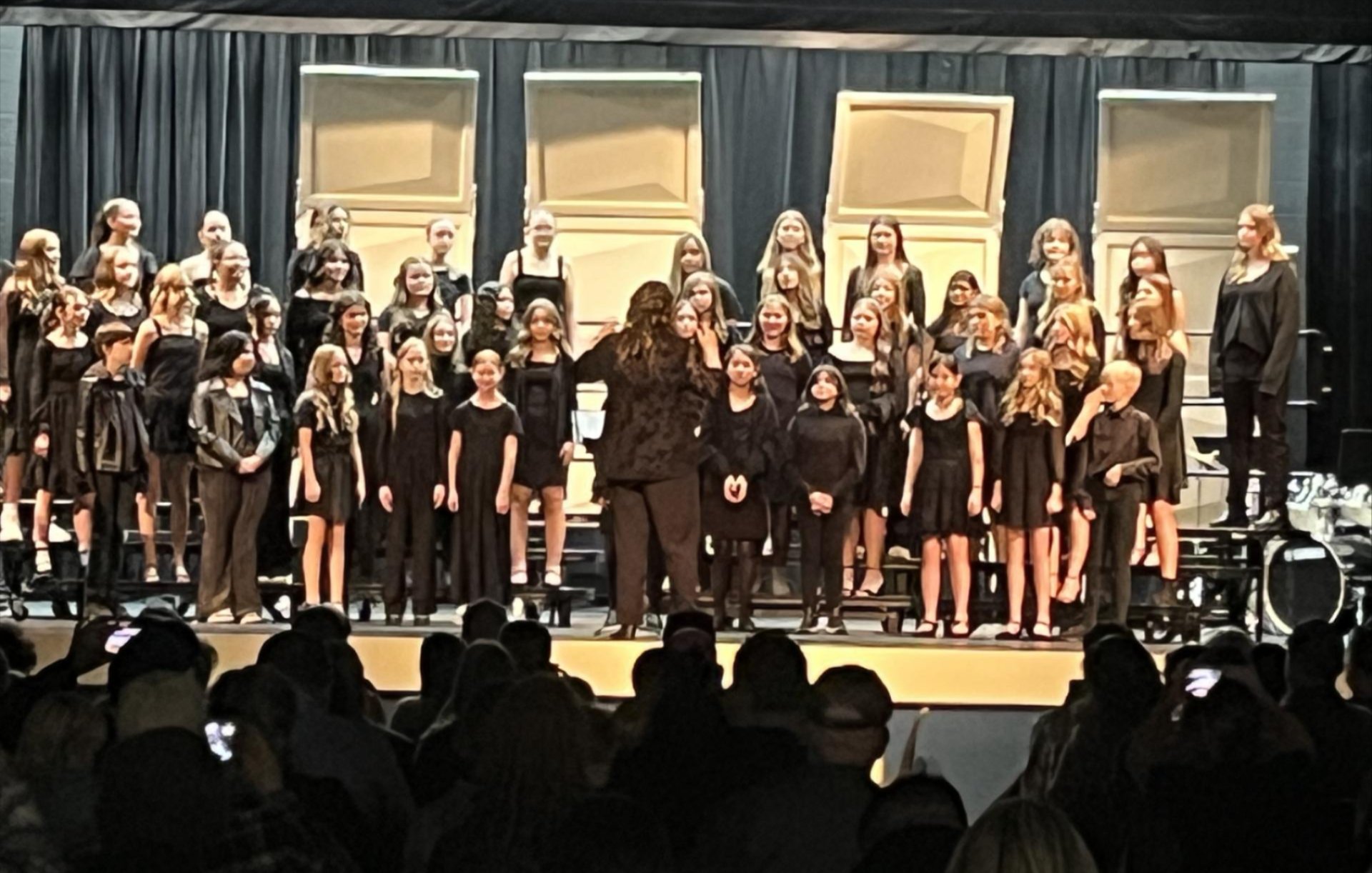 Thunder Mountain Middle School Students performing choir