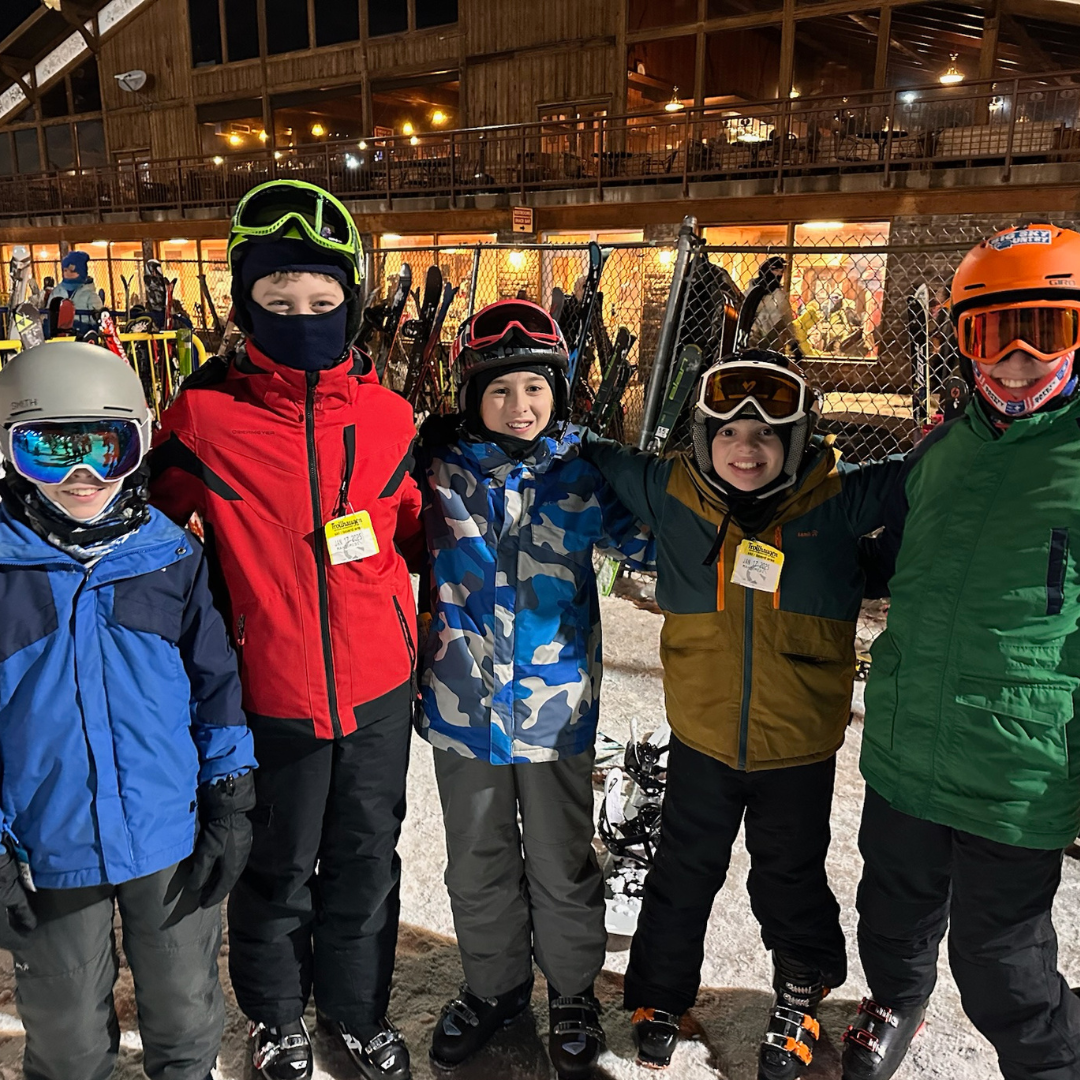 Students at Trollhaugen wearing ski gear