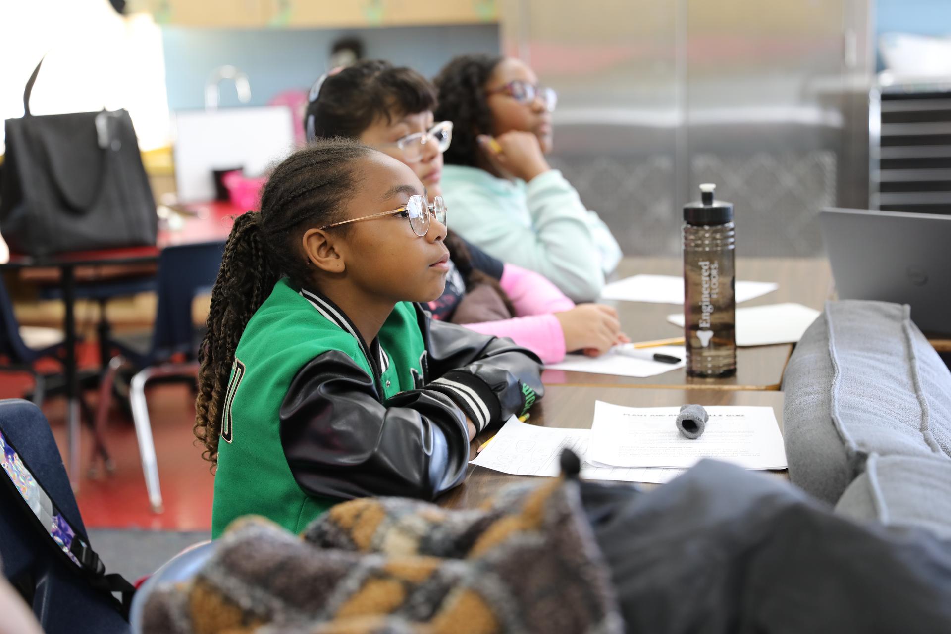 Before break, students in Carolina Lunsford’s classroom at Roan School sat down with School Resource Officer Ruiz for an interview featured in their school newspaper, which is published once each semester!