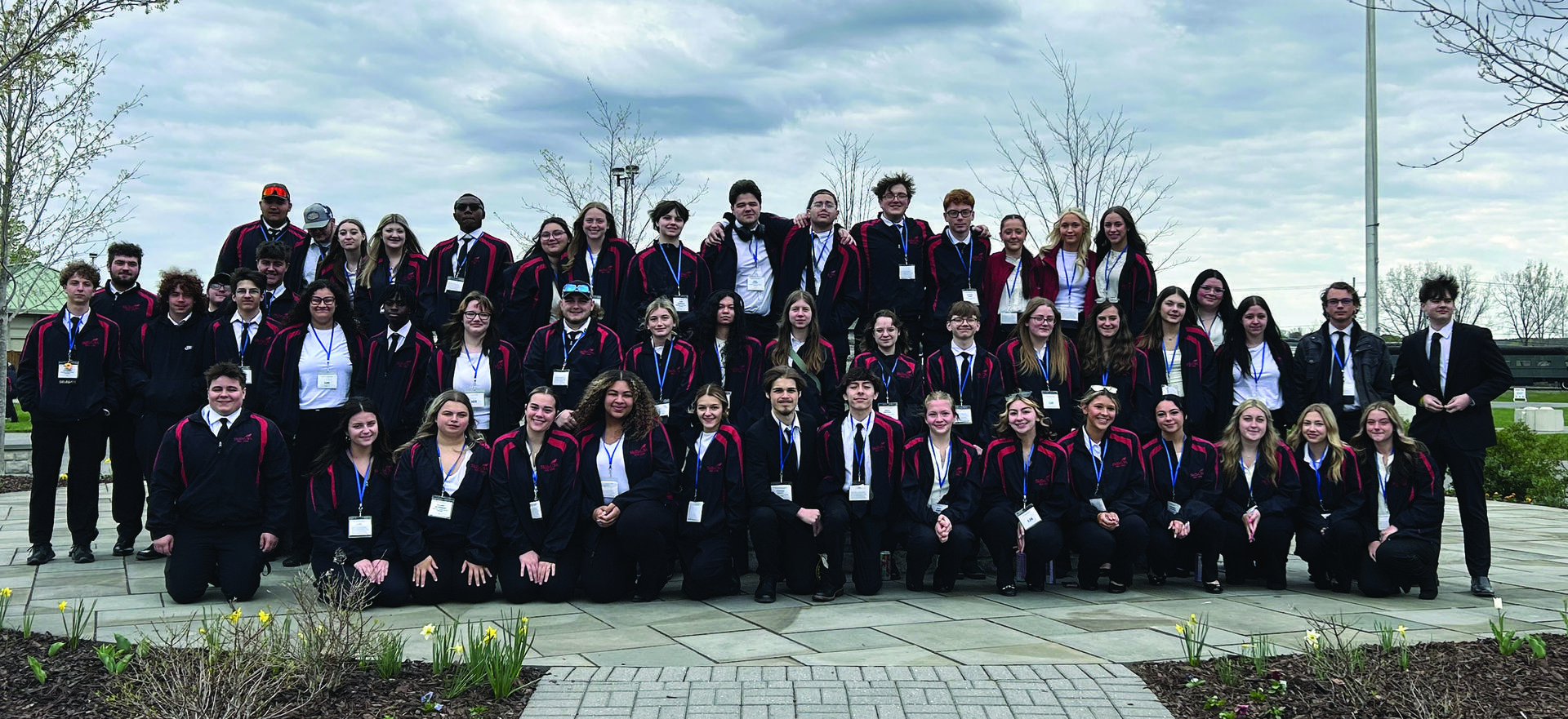 Many SkillsUSA students posing together at state conference