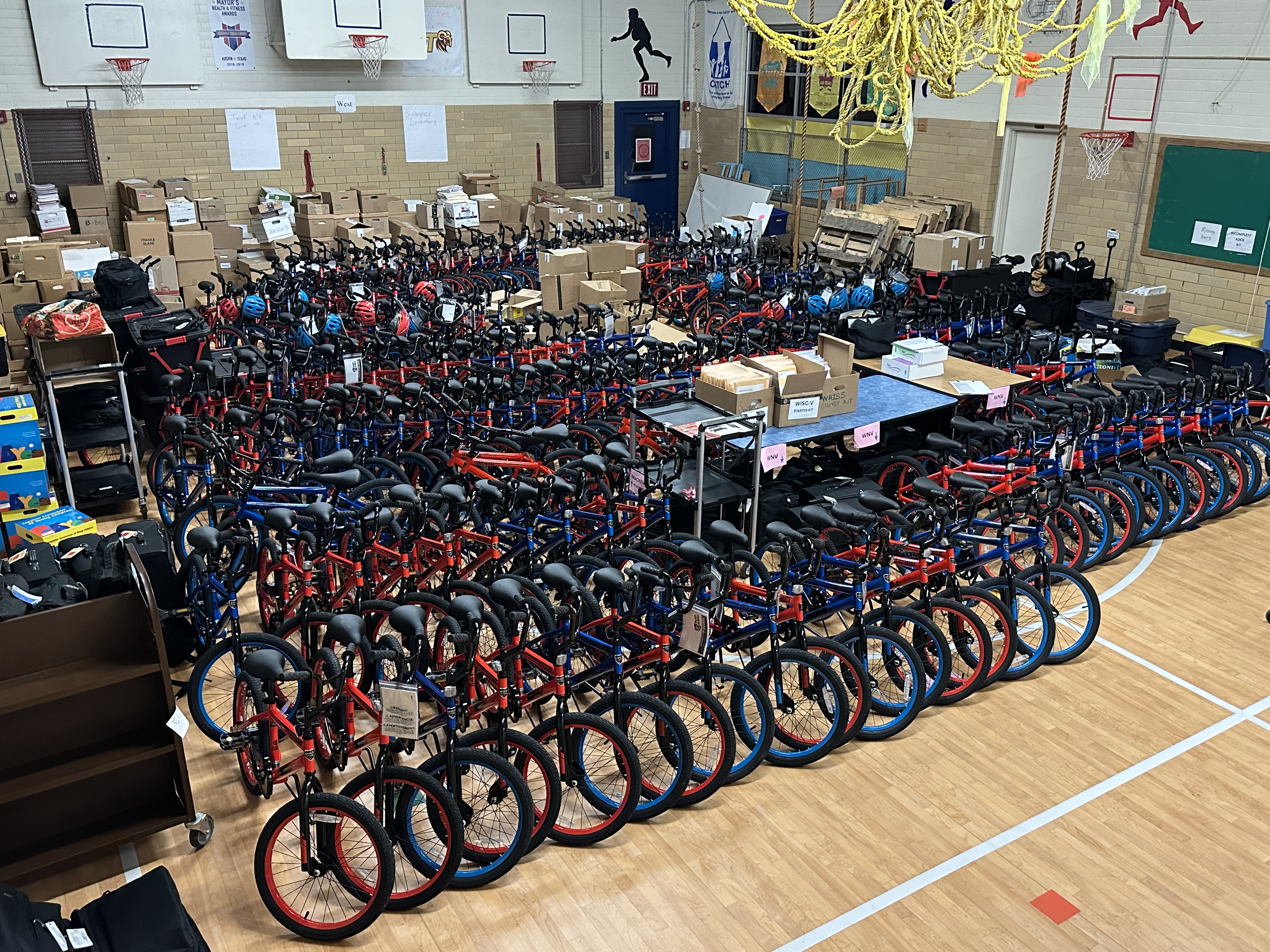 Una donación de 200 bicicletas