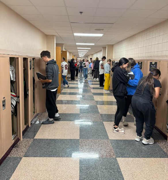THS Students Helping in Elementary
