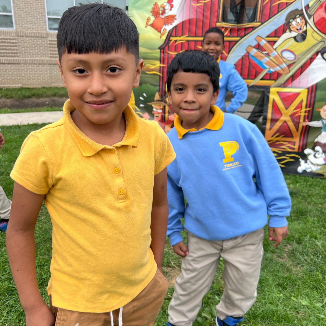 📸 Estudiantes en la Escuela Primaria/Intermedia Pimlico