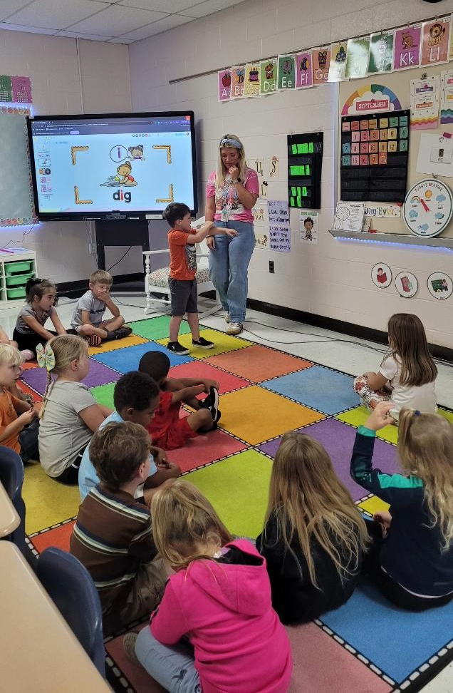 Kindergartners Learning to Read