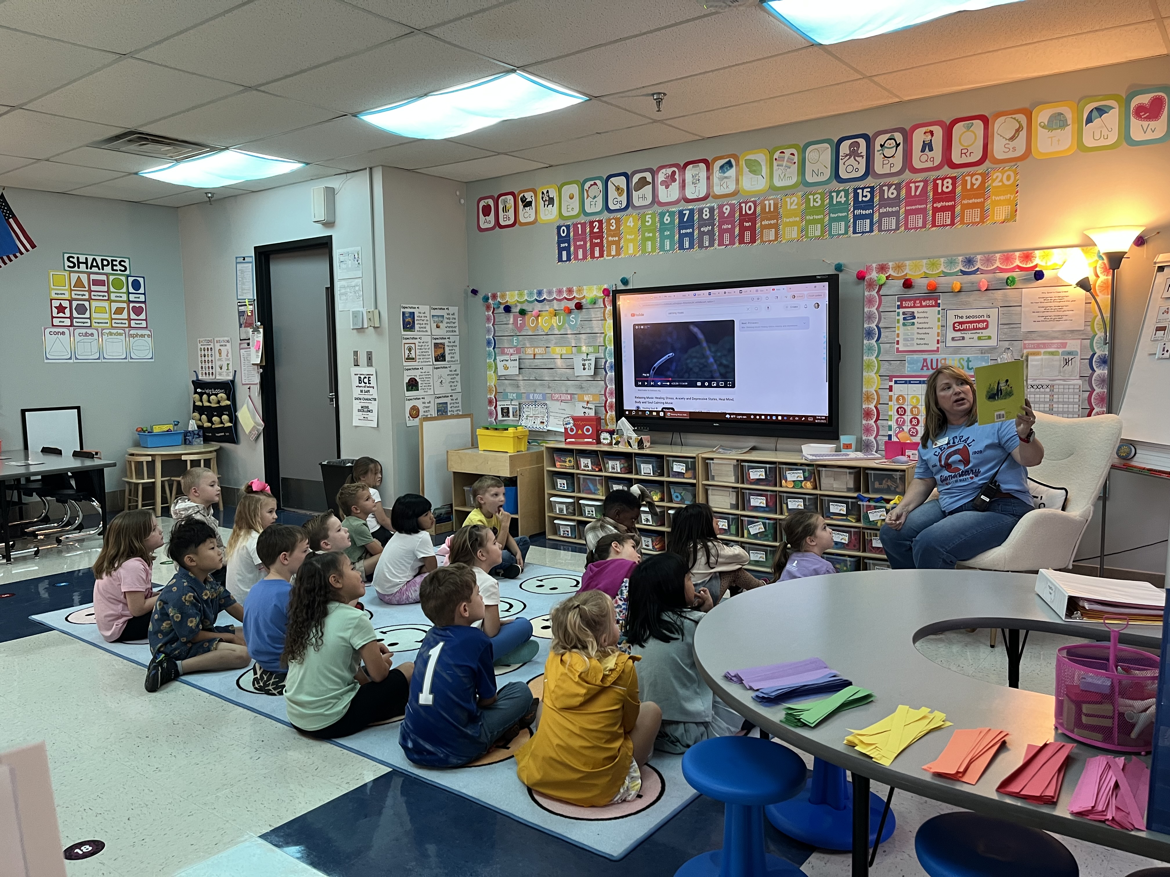 Haynes reading to classes