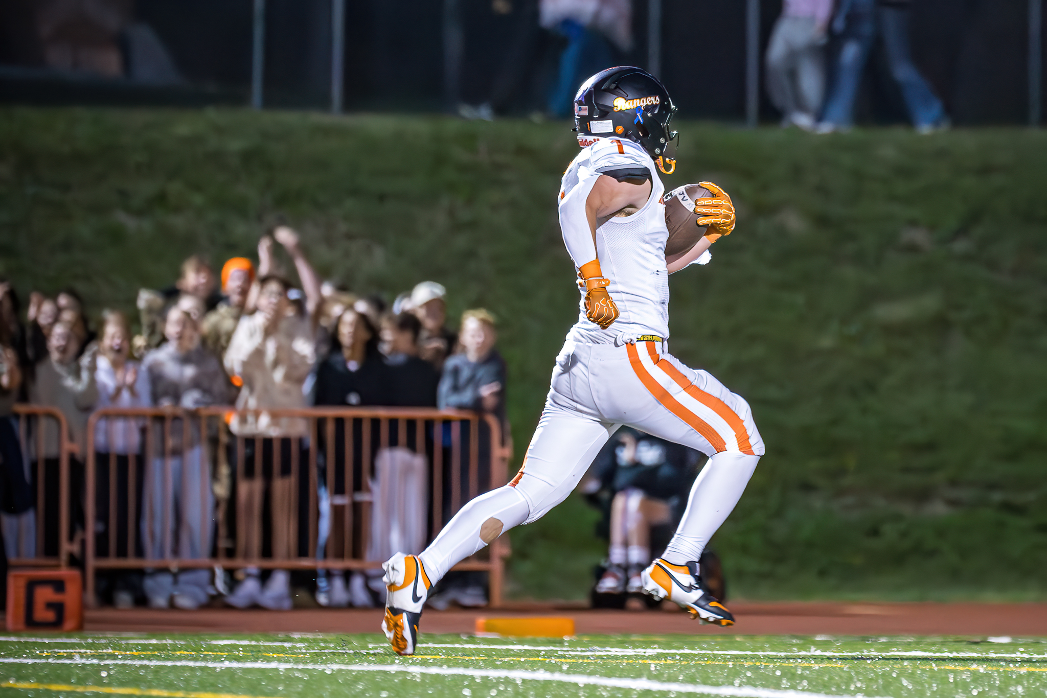 Football running play