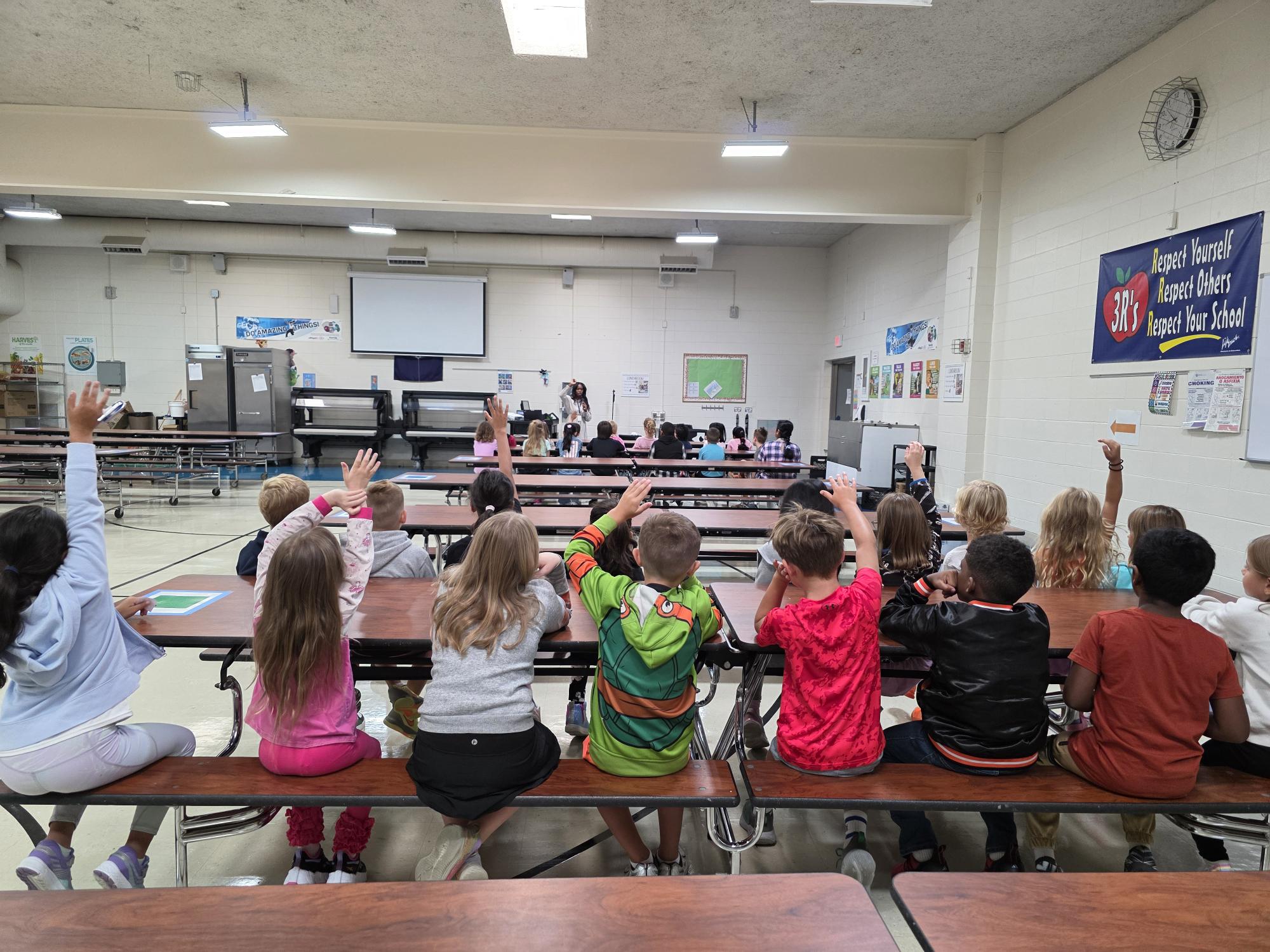 Students in cafeteria 