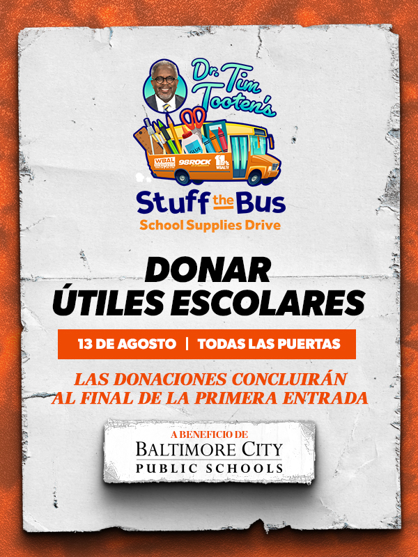 evento de donacion de utiles escolares del Dr. Tim Tooten